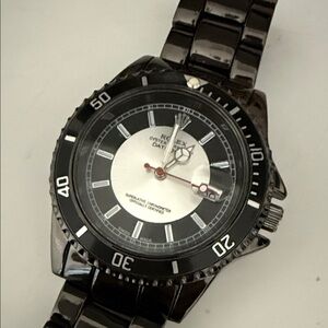 Luxury Black and Silver Men's Watch